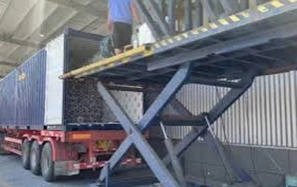 Charge dans le conteneur